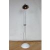 Klasyczna lampa vintage na metalowej podstawie