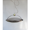 Lampa F. Fabien w trybie wyłączonym – połyskująca powierzchnia metalu i struktura szkła.