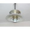 Lampa Frandsen – zbliżenie na aluminiowy klosz