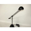 Lampa na biurko 12V – niemiecki design, widok z boku