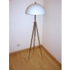 Lampa z białym kloszem