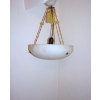 Lampa alabastrowa ampla z lat 30. – widok ogólny