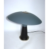 Lampa retro z otwartym kloszem ukazującym oprawkę na żarówkę E27, model grzybek, lata 60