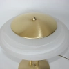 Lampa z lat 80 z funkcją regulacji światła