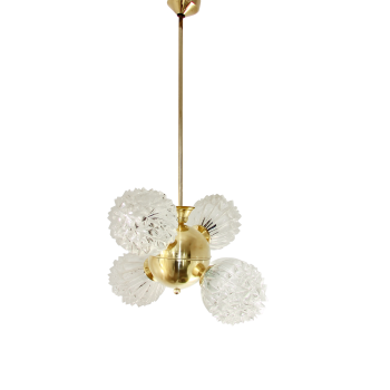 mosiężna lampa wisząca z lat 70 z czterema szklanymi kloszami vintage