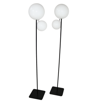 Minimalistyczna lampa podłogowa z lat 90. – widok ogólny