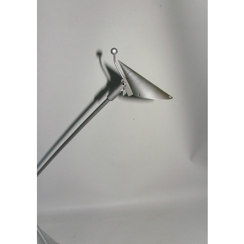 Industrialna lampka biurkowa – detal klosza