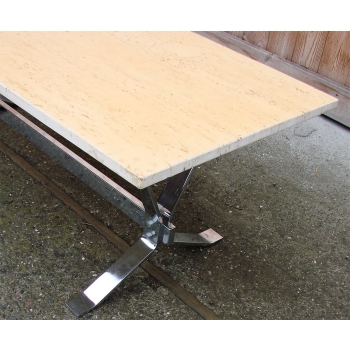 Chromowana podstawa ławy – stal polerowana