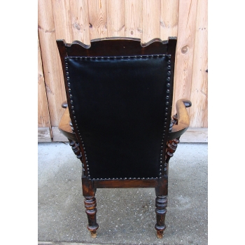 Antyczny fotel skórzany – czarna skóra naturalna