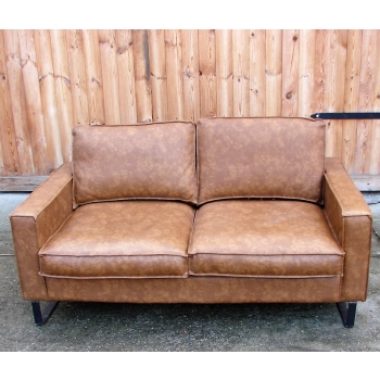 Modernistyczna sofa vintage lata 80 – widok całości