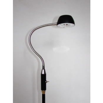 Metalowa lampa podłogowa z regulacją 125–135 cm