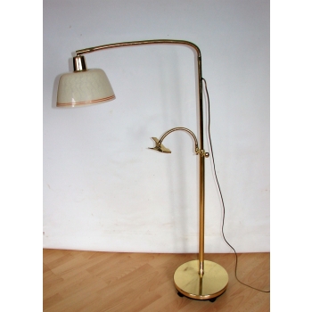 elegancka lampa podłogowa retro do klasycznego wnętrza