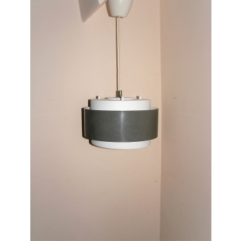 Lampa wisząca Saturn proj. Jo Hammerborg – aluminiowa forma o pierścieniowym kształcie, styl Mid-Century.