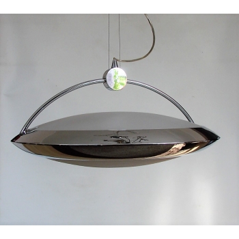 Lampa wisząca F. Fabien z lat 80., chromowana konstrukcja z mosiężnymi detalami i szklanym kloszem.