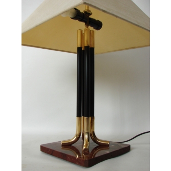 Lampa stołowa lata 70. – zbliżenie na podstawę
