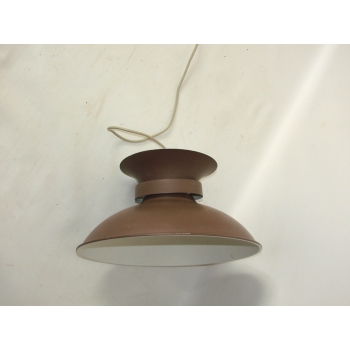 Skandynawska lampa sufitowa – widok od dołu