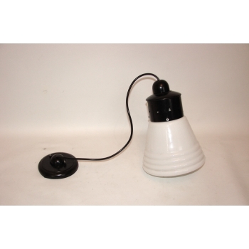 Lampa retro Bauhaus – detal zawieszenia