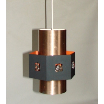 Lampa Fog & Morup – aluminium i szkło z bliska