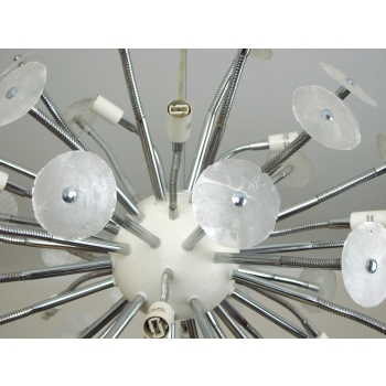 Lampa Arditi – chromowana konstrukcja
