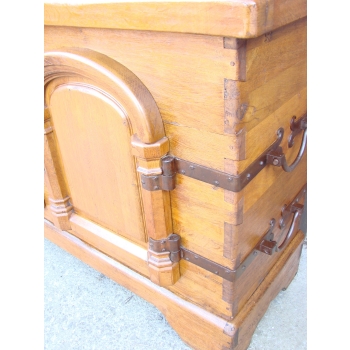 ręcznie kute zawiasy komoda,