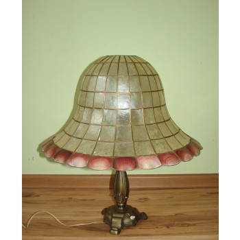 Lampa retro w stylu secesyjnym – profil boczny