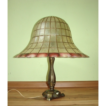 Lampa z lat 50. – aranżacja w klasycznym wnętrzu