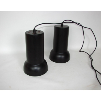 Czarne modernistyczne klosze lamp wiszących