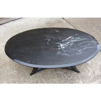 Stół retro 130×75 cm – detal blatu i krawędzi