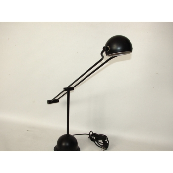 Lampa na biurko 12V – niemiecki design, widok z boku