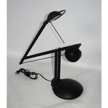 Lampa Briloner – metalowa podstawa i wykończenia