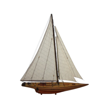 Drewniany model jachtu J-Class – widok z boku