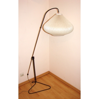 Stylowa lampa vintage idealna do salonu lub sypialni