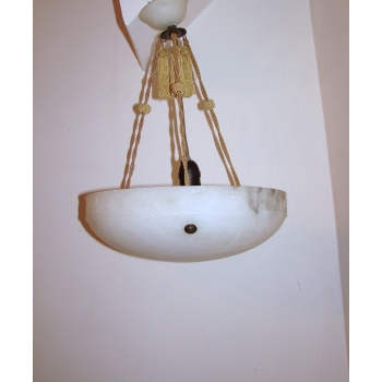 Lampa ampla z góry – detal mocowania