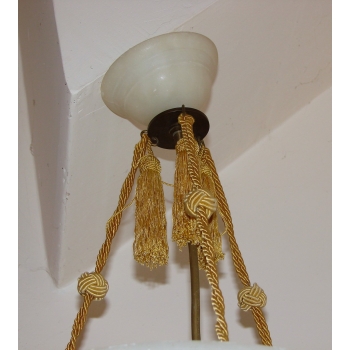 Górne zawieszenie lampy ampla z frędzlami
