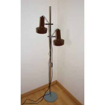 Detal lampy OMI Koch & Lowy – aluminium i metal