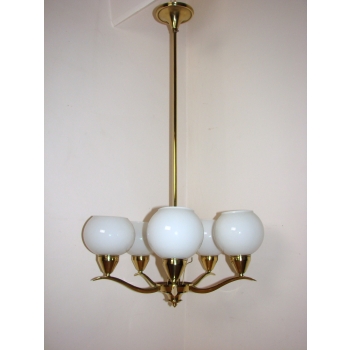 Lampa sufitowa Art Deco – detal z ramionami