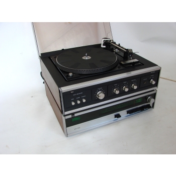 Zestaw Hi-Fi Dual – rzut z lewej strony, otwarta pokrywa