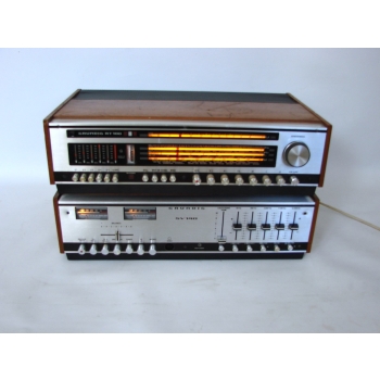 Zestaw Hi-Fi Grundig RT100 i SV140 – widok z przodu, podświetlone skale