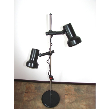 Lampa retro Miwi, wysokość 135 cm, szerokość 30 cm
