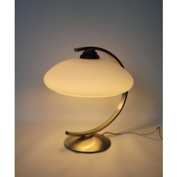 Metalowa podstawa lampy stołowej Modern – detal