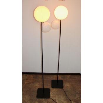 Komplet dwóch minimalistycznych lamp podłogowych – lata 90.
