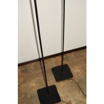 Kula lampy podłogowej o średnicy 20 cm – detal