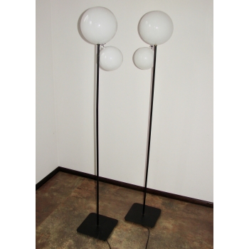 Podstawa metalowej lampy podłogowej – detal wykonania