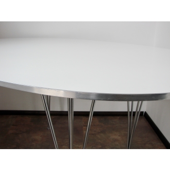 Aluminiowa krawędź blatu Superellipse — zbliżenie