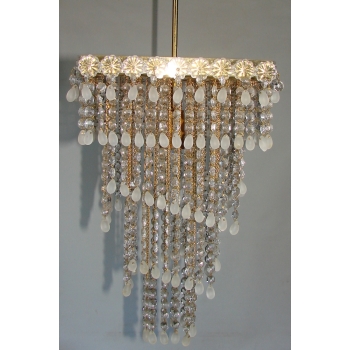 Kryształowy żyrandol kaskada z lat 60 – widok z przodu
