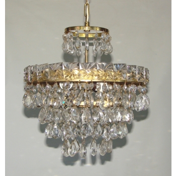 Żyrandol kaskadowy o średnicy 45 cm – widok z przodu