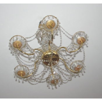 Mosiężny żyrandol z kryształami z lat 60 – widok od dołu