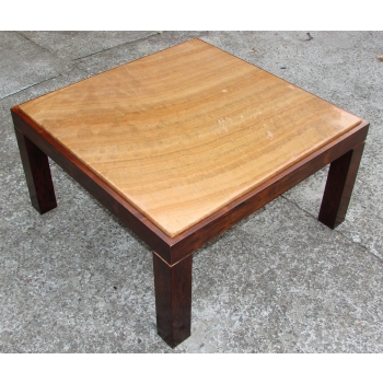 Niemiecki stolik z palisandru i kamiennej płyty – dekoracyjny mebel