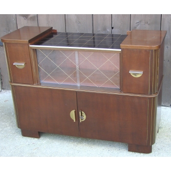 Komoda fornirowana z lat 50 – front z szafkami i nadstawką