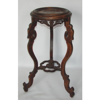 Rzeźbiony drewniany postument z marmurowym blatem vintage widok całości